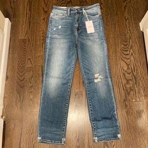 NWT VERET DISTRESSED JEANS